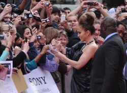 Jennifer Lopez - 'The Back-Up Plan' UK Premiere in London (April 28, 2010) - 206xHQ WCcC2CrZ