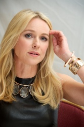 Naomi Watts - 'The Impossible' Press Conference Portraits by Vera Anderson - September 8, 2012 - 11xHQ WF6Eo824
