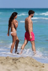 Jamie Dornan - At the beach with his girlfriend, Amelia Warner in Miami - January 17, 2013 - 25xHQ WN8QMtmf