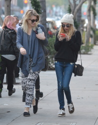Emma Roberts - Out and about in Beverly Hills, 12 января 2015 (23xHQ) XGQY0r3Z