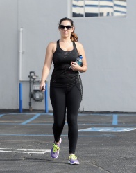 Kelly Brook - Leaving the Gym in Los Angeles, 9 января 2015 (44xHQ) XL1078IF