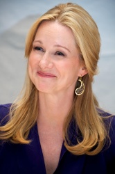 Laura Linney - 'Hyde Park on Hudson' Press Conference Portraits by Vera Anderson - September 9, 2012 - 6xHQ YThGIVyA