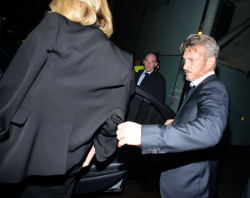 Sean Penn - Charlize Theron and Sean Penn - seen leaving Royal Festival Hall. London - February 16, 2015 (153xHQ) YUeCfPzv