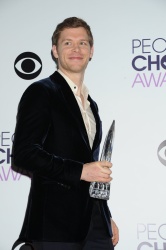 Joseph Morgan, Persia White - 40th People's Choice Awards held at Nokia Theatre L.A. Live in Los Angeles (January 8, 2014) - 114xHQ YV3chMjA