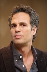 Mark Ruffalo - Marvel's The Avengers press conference portraits by Vera Anderson (Los Angeles, April 13, 2012) - 8xHQ Zf704D38
