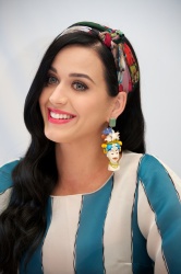 Katy Perry - The Smurfs 2 press conference portraits by Vera Anderson (Cancun, April 22, 2013) - 8xHQ ZoVnnCvL