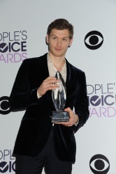 Joseph Morgan, Persia White - 40th People's Choice Awards held at Nokia Theatre L.A. Live in Los Angeles (January 8, 2014) - 114xHQ B8CefDdy