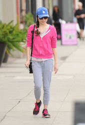 Miranda Cosgrove - Out and about in LA, 22 января 2015 (25xHQ) Bo3Axftf