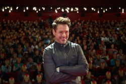 Robert Downey Jr. - "Iron Man 3" convention (Moscow, April 9, 2013) - 23xHQ CWw0ggjM