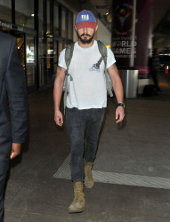 Shia LaBeouf - Arriving at LAX airport in Los Angeles - January 31, 2015 - 16xHQ EAg6grQQ
