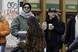 Adam Lambert - out and about with Sauli Koskinen in Amsterdam (2015.01.31) - 10xHQ EnMw2Hqi