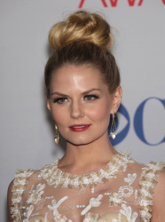 Jennifer Morrison - Jennifer Morrison & Ginnifer Goodwin - 38th People's Choice Awards held at Nokia Theatre in Los Angeles (January 11, 2012) - 244xHQ EoMkVEbX