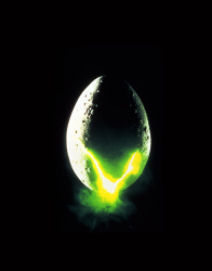 Ian Holm, Sigourney Weaver - постеры и промо стиль к фильму "Alien (Чужой)", 1979 (70хHQ) EyTPwrEC