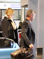 Sean Penn and Charlize Theron - depart from Rome after a Valentine's Day weekend - February 15, 2015 (37xHQ) Fs2wmfUt