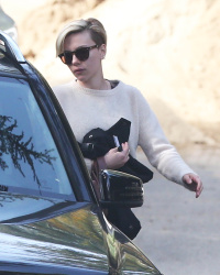 Scarlett Johansson - Out and about in LA - February 19, 2015 (28xHQ) FsN1NXyQ