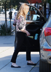 Ashley Greene - out and about in West Hollywood - February 12, 2015 (18xHQ) GOZFcZUx