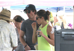 Ian Somerhalder & Nikki Reed - at the farmer's market in Sherman Oaks (July 20, 2014) - 152xHQ I2MK1Z4p