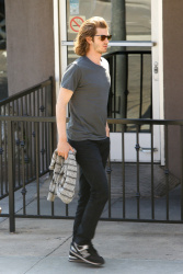Andrew Garfield - Outside a gym in Los Angeles - May 27, 2015 - 18xHQ Jai4L231