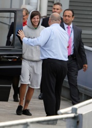 Louis Tomlinson - Arriving into Sydney Airport in Sydney, Australia - February 5, 2015 - 7xHQ LP7gZ6sM