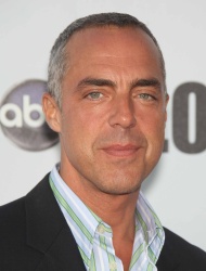 Titus Welliver - arrives at ABC's Lost Live The Final Celebration (2010.05.13) - 6xHQ M64zWIZa