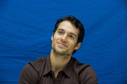 Henry Cavill - Immortals press conference portraits by Magnus Sundholm (Beverly Hills, October 29, 2011) - 13xHQ M99qGzIw