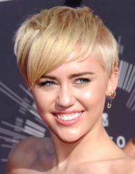 Miley Cyrus - 2014 MTV Video Music Awards in Los Angeles, August 24, 2014 - 350xHQ ML6gSGvW