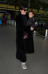 Kris Jenner - at Heathrow airport in London - March 2, 2015 (14xHQ) NMPS0Gec