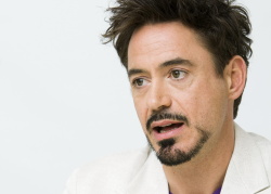 Robert Downey Jr. - "The Soloist" press conference portraits by Armando Gallo (Beverly Hills, April 3, 2009) - 19xHQ OUltZMLL