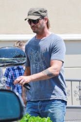 Josh Holloway - Josh Holloway - Stops by Gelson’s Market in West Hollywood, August 8, 2014 - 6xHQ OZcdFGH4