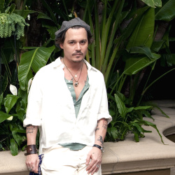Johnny Depp - "The Rum Diary" press conference portraits by Armando Gallo (Hollywood, October 13, 2011) - 34xHQ PNVXPuPu