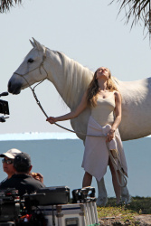 Amanda Seyfried - On the set of a photoshoot in Miami - February 14, 2015 (111xHQ) PaSvrN7b