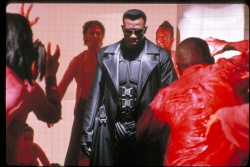 Wesley Snipes - Wesley Snipes, Stephen Dorff, Kris Kristofferson - Промо + стиль и постеры к фильму "Blade (Блэйд)", 1998 (28xHQ) Qaurl9nb