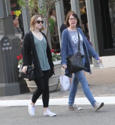 Saoirse Ronan - Shopping in Hollywood - February 2, 2015 - 12xHQ QrHYfV5Y