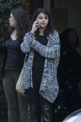 Selena Gomez - Leaving Mr Chow Restaurant in Beverly Hills, 15 января 2015 (11xHQ) RJ1i86gI