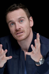 Michael Fassbender - X-Men: Days of Future Past press conference portraits by Munawar Hosain (New York, May 9, 2014) - 26xHQ T8hQ4Z9s
