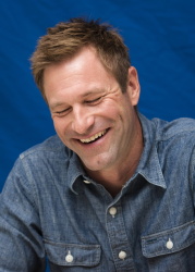 Aaron Eckhart - "The Rum Diary" press conference portraits by Armando Gallo (Hollywood, October 13, 2011) - 18xHQ UK1Lqtgg