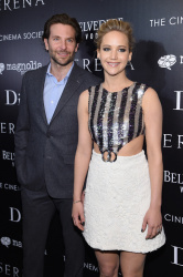Jennifer Lawrence и Bradley Cooper - Attends a screening of 'Serena' hosted by Magnolia Pictures and The Cinema Society with Dior Beauty, Нью-Йорк, 21 марта 2015 (449xHQ) ULvO20wr