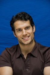 Henry Cavill - Immortals press conference portraits by Magnus Sundholm (Beverly Hills, October 29, 2011) - 13xHQ UmUeh3qT