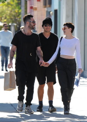 Rose McGowan - Out and about in LA, 17 января 2015 (30xHQ) VbGcC6UZ