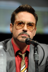 Robert Downey Jr. - "Iron Man 3" panel during Comic-Con at San Diego Convention Center (July 14, 2012) - 36xHQ VjT9tzmC