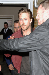 Ryan Gosling - Leaving his hotel in London - April 8, 2015 - 4xHQ WWMShNZY