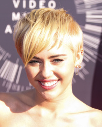 Miley Cyrus - 2014 MTV Video Music Awards in Los Angeles, August 24, 2014 - 350xHQ XasKAyWt