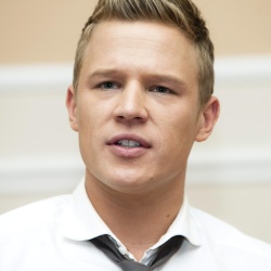 Chris Egan - "Letters to Juliet" press conference ortraits by Armando Gallo (Verona, May 2, 2010) - 15xHQ YdpbHUJc