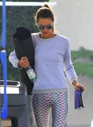 Alessandra Ambrosio - Out and about in Brentwood, 12 января 2015 (25xHQ) ZuZzCpqz