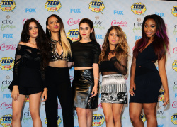 Fifth Harmony - at FOX's 2014 Teen Choice Awards in Los Angeles, California - 32xHQ ZxJqgLMQ